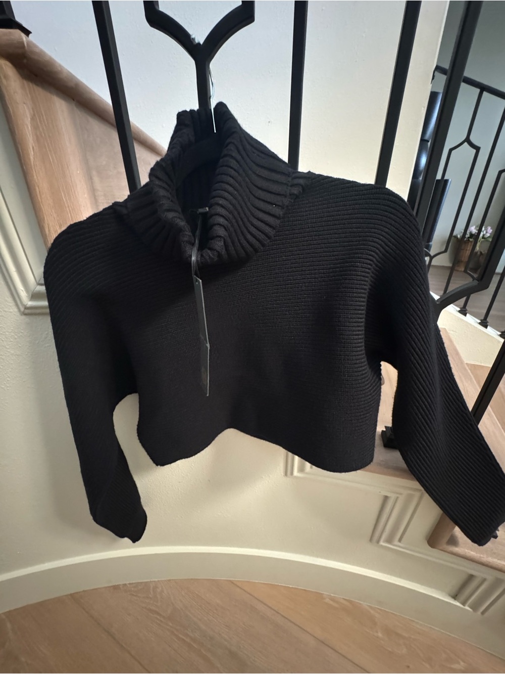 House of Harlow 1960 Black Cropped Turtleneck Sweater - Picture 3 of 7